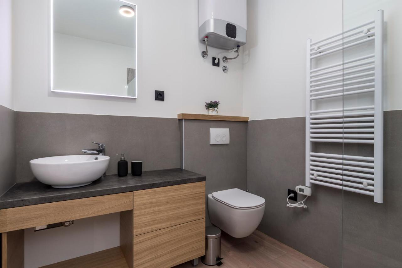 Deluxe Apartments "In The Center" Рийека Екстериор снимка