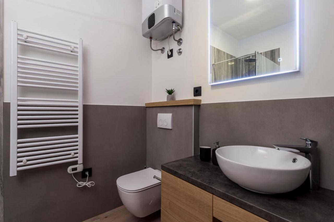Deluxe Apartments "In The Center" Рийека Екстериор снимка