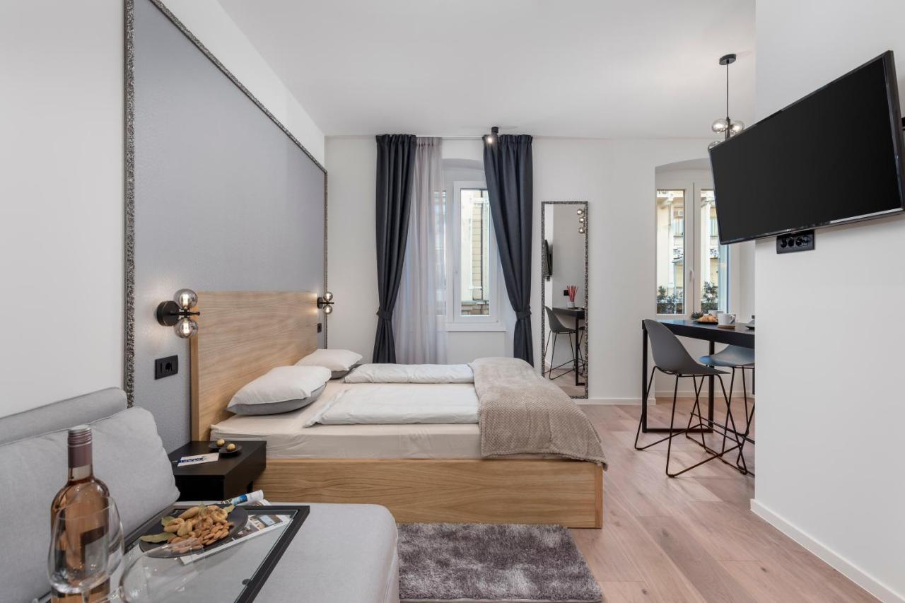 Deluxe Apartments "In The Center" Рийека Екстериор снимка